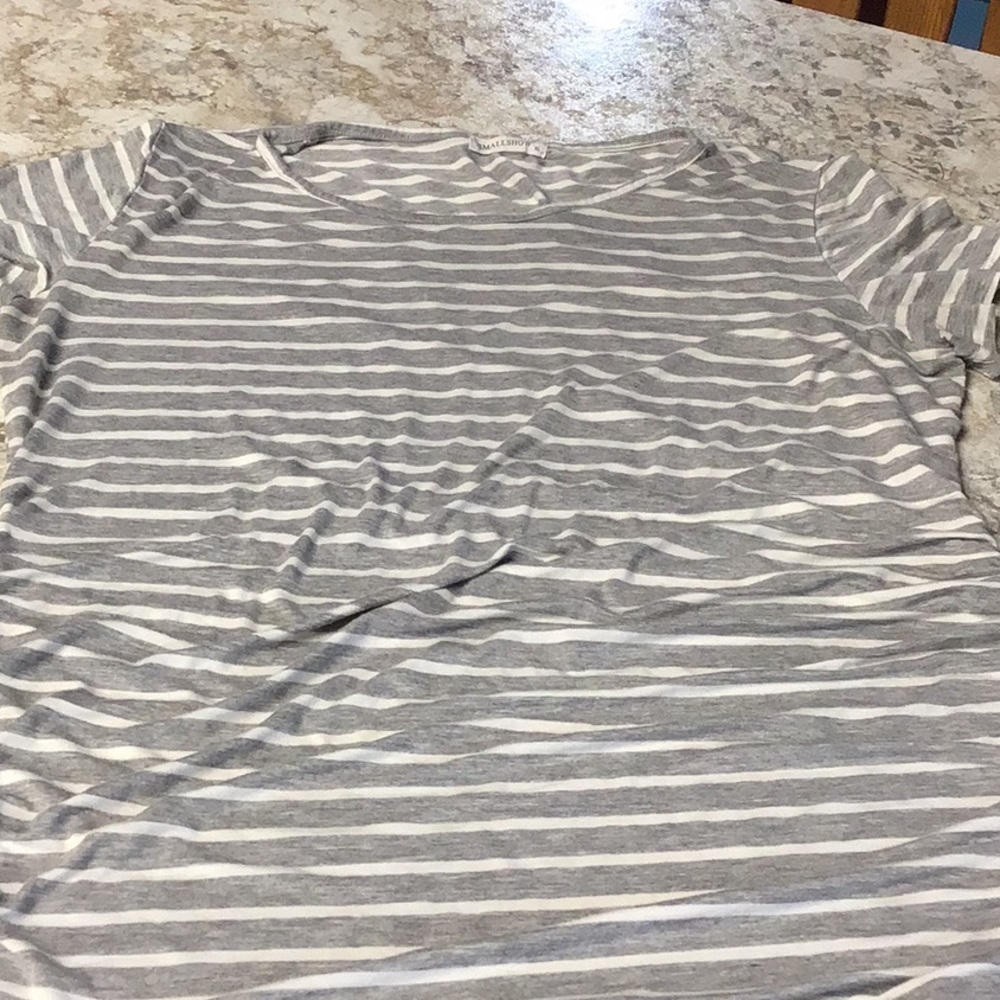 Maternity short sleeved tee, size XL
